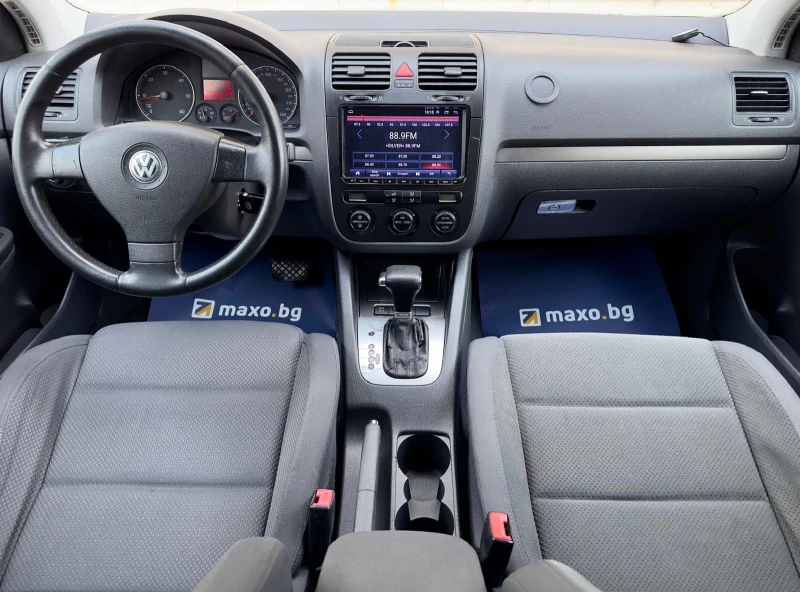 VW Golf 1.9TDi * DSG* NAVI* , снимка 9 - Автомобили и джипове - 48146629