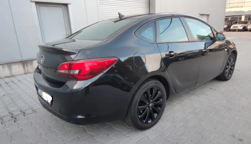 Opel Astra 1.6, снимка 5 - Автомобили и джипове - 49132913