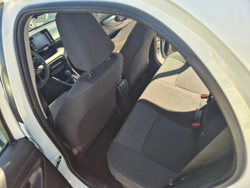 Toyota Yaris LIGHT 1.5 HYBRID A/T, снимка 12 - Автомобили и джипове - 50979487