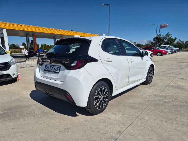 Toyota Yaris LIGHT 1.5 HYBRID A/T, снимка 4 - Автомобили и джипове - 50979487