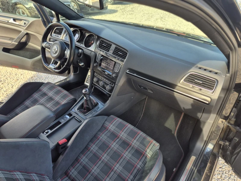VW Golf GTI, снимка 11 - Автомобили и джипове - 51744344