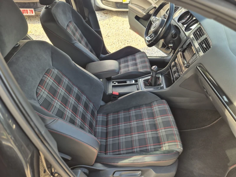 VW Golf GTI, снимка 12 - Автомобили и джипове - 51744344