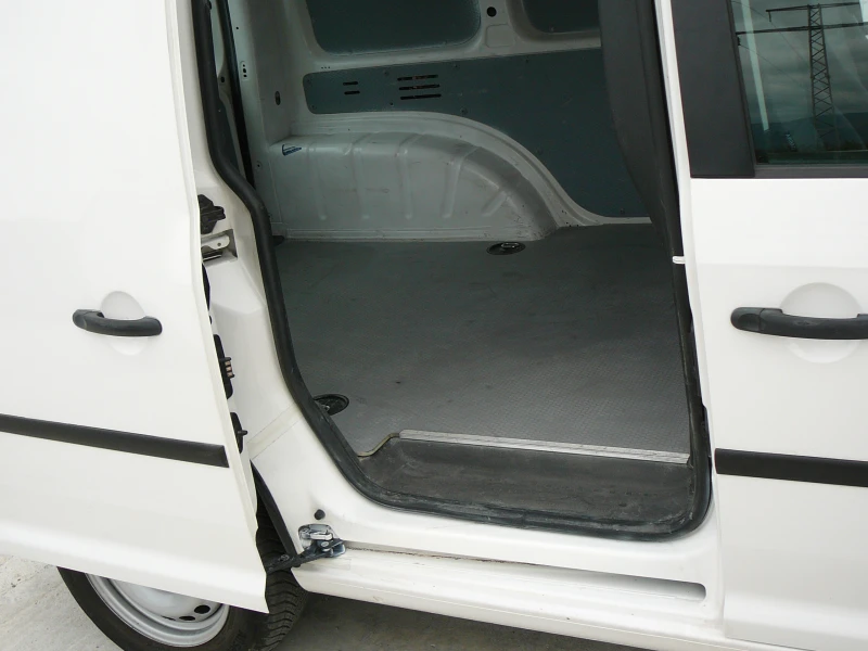 VW Caddy 2.0 tdi 102кс, снимка 13 - Автомобили и джипове - 51828479