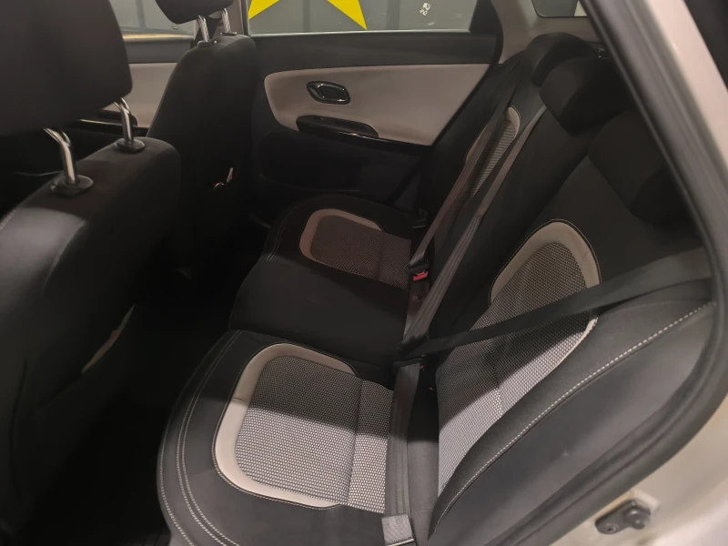 Kia Ceed 1.6 crdi 110k.c., снимка 8 - Автомобили и джипове - 52125144