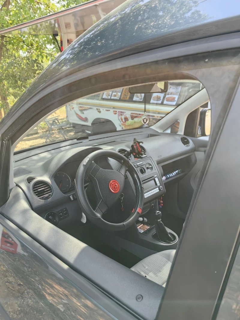 VW Caddy, снимка 6 - Автомобили и джипове - 51889523