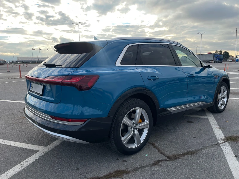 Audi E-Tron 55 Launch Edition/B&0/360/Ambient/Matrix/Dynamic, снимка 3 - Автомобили и джипове - 52505536