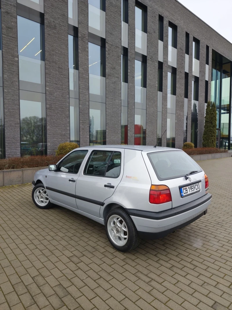 VW Golf 1.6 УНИКАТ 80 Хил км.НОВА , оригинална боя , УНИКА, снимка 7 - Автомобили и джипове - 53286068