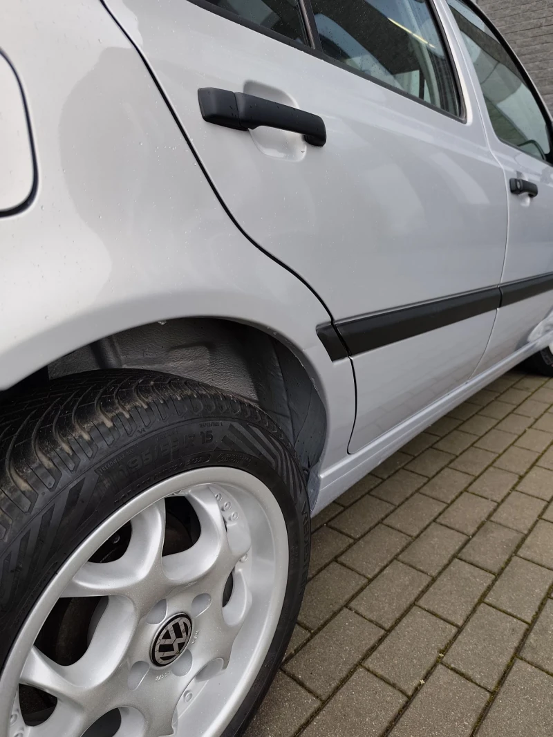 VW Golf 1.6 УНИКАТ 80 Хил км.НОВА , оригинална боя , УНИКА, снимка 11 - Автомобили и джипове - 53286068