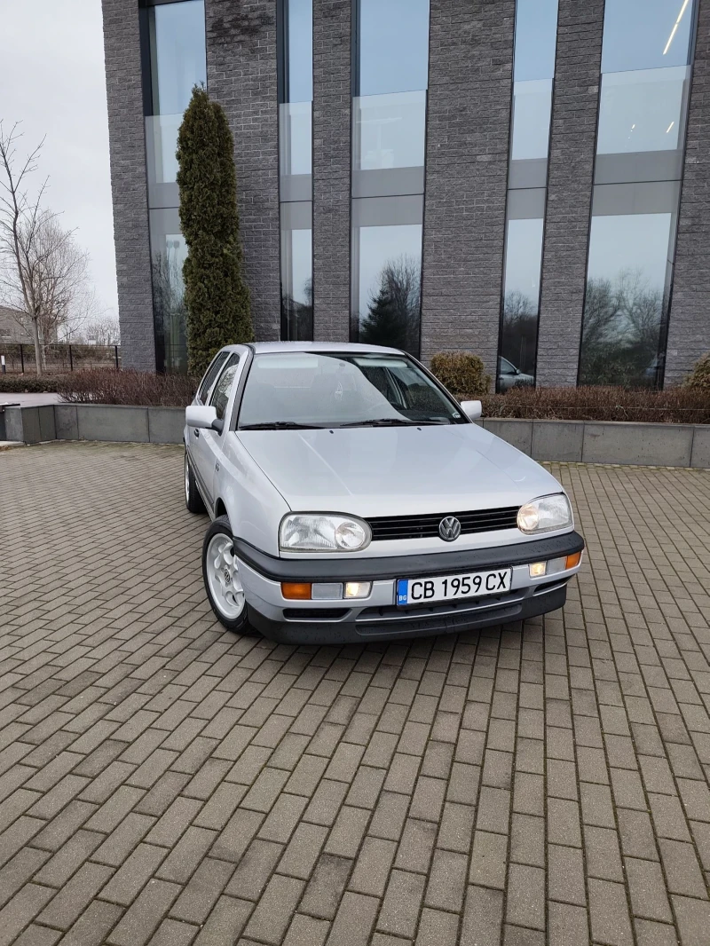 VW Golf 1.6 УНИКАТ 80 Хил км.НОВА , оригинална боя , УНИКА, снимка 6 - Автомобили и джипове - 53286068