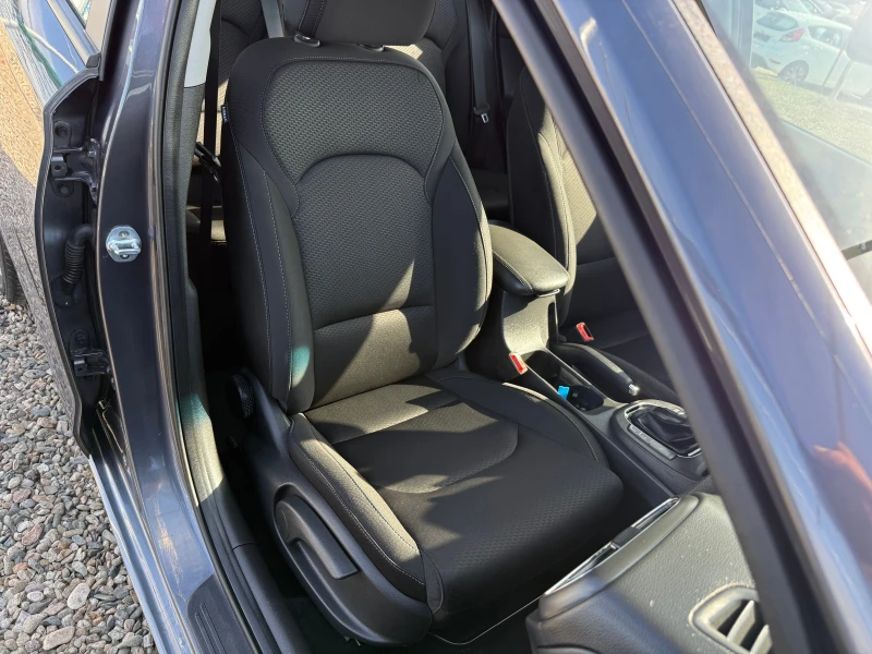 Hyundai I30 1.4 i, снимка 17 - Автомобили и джипове - 53401546