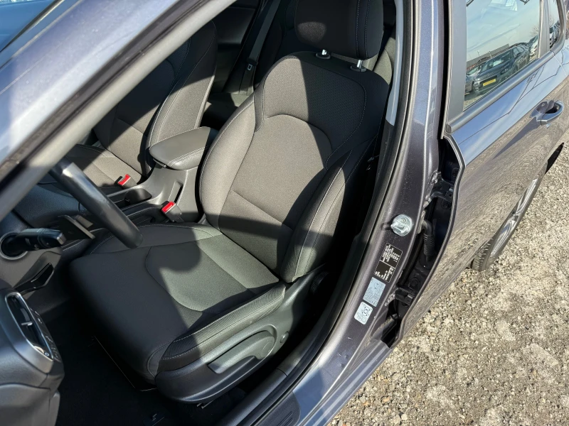 Hyundai I30 1.4 i, снимка 8 - Автомобили и джипове - 53401546