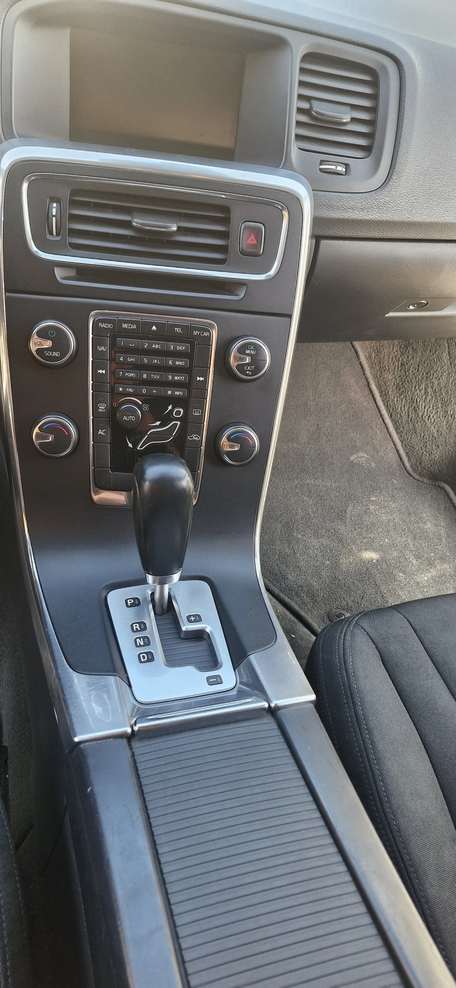 Volvo V60 2.0 163ps D3 - изображение 8
