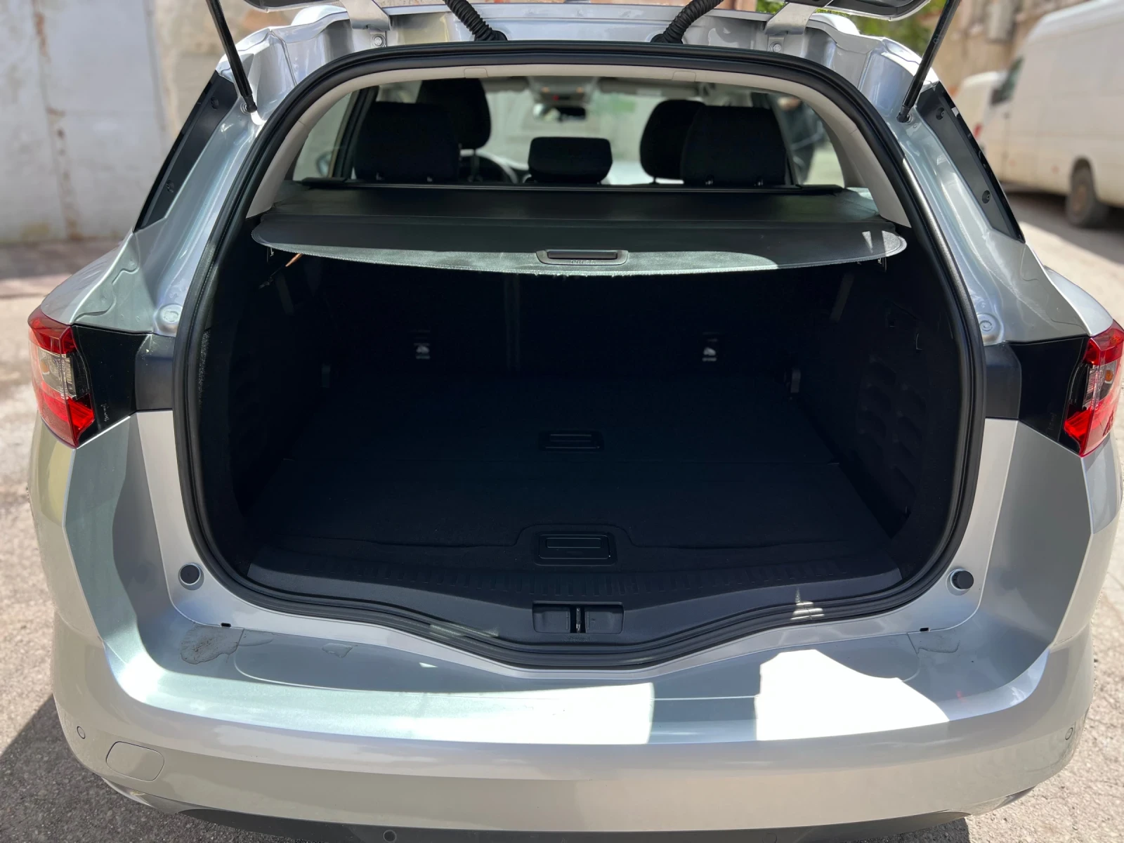 Renault Megane 1.5DCI 115 BLUE BUSINESS EDC ESTATE BREAK  - изображение 5
