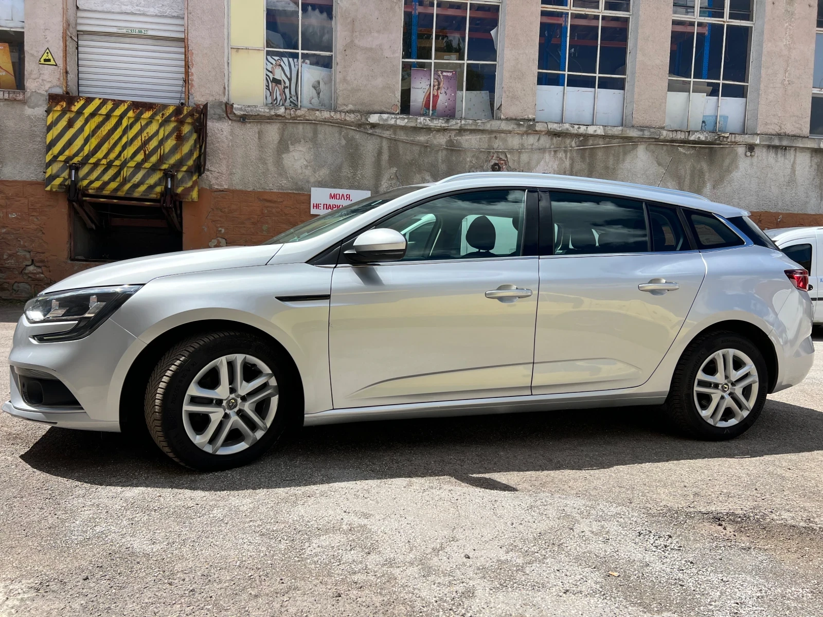 Renault Megane 1.5DCI 115 BLUE BUSINESS EDC ESTATE BREAK  - изображение 3