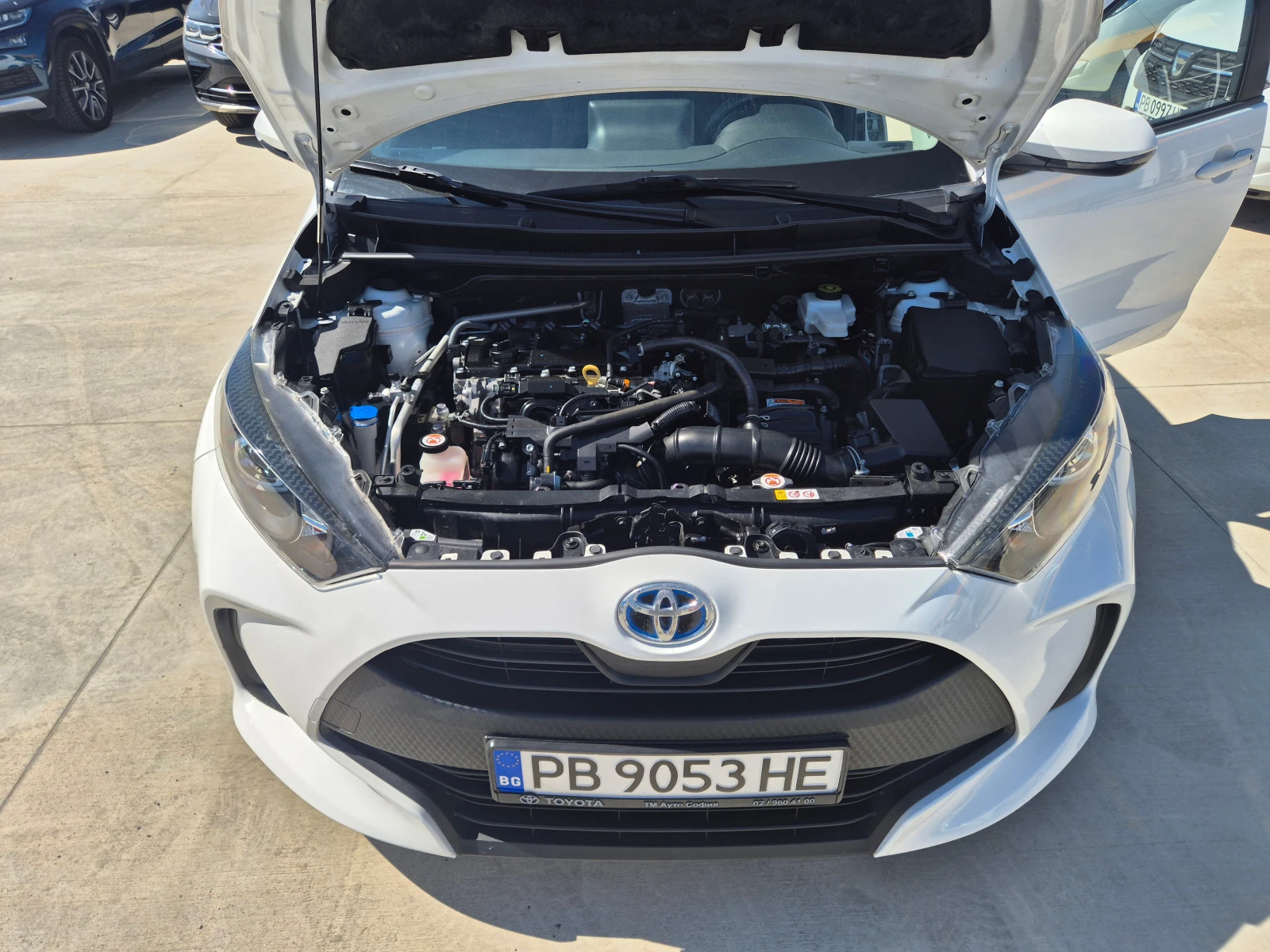 Toyota Yaris LIGHT 1.5 HYBRID A/T | Mobile.bg — изображение 16