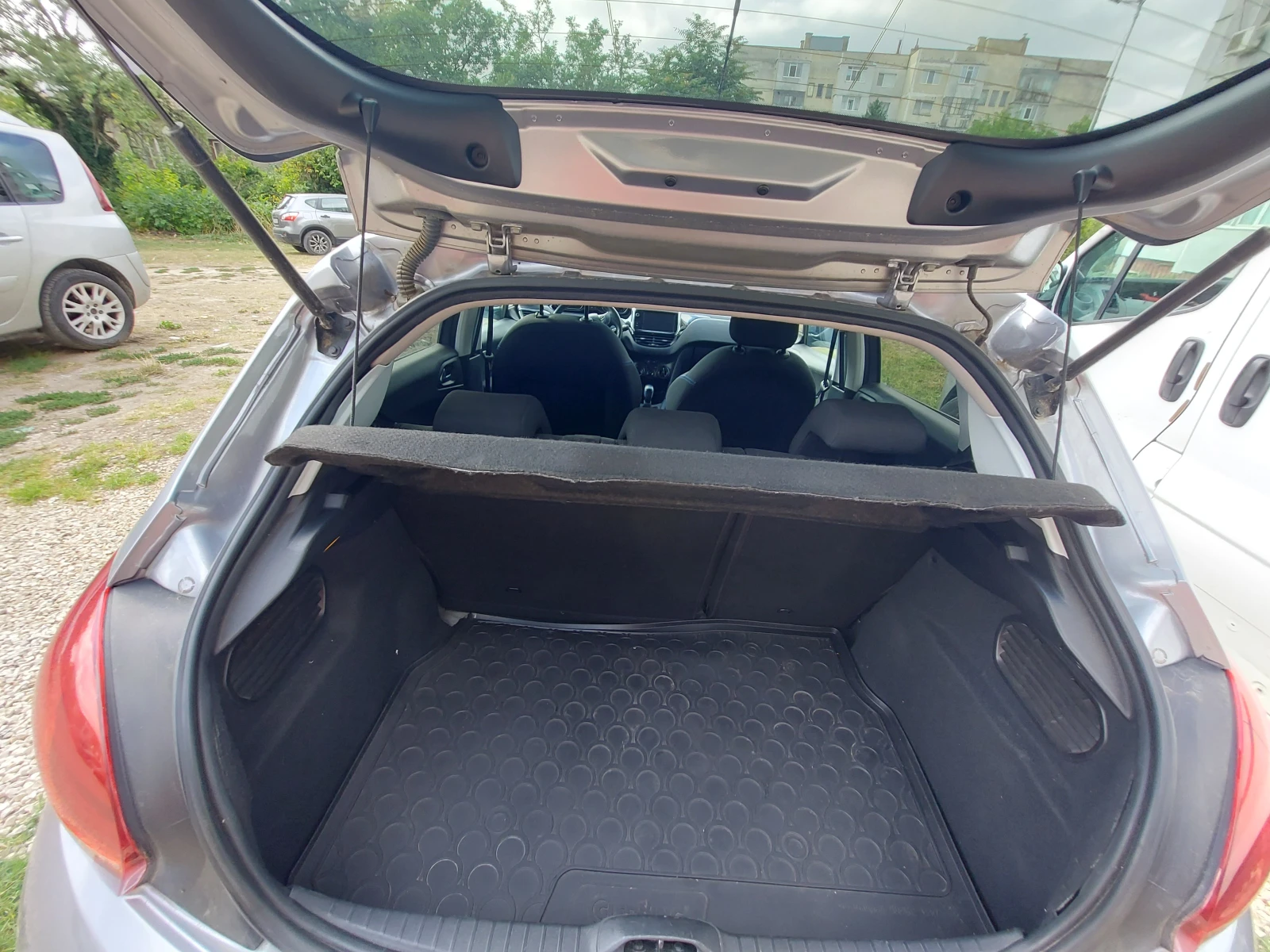 Peugeot 208  - изображение 7