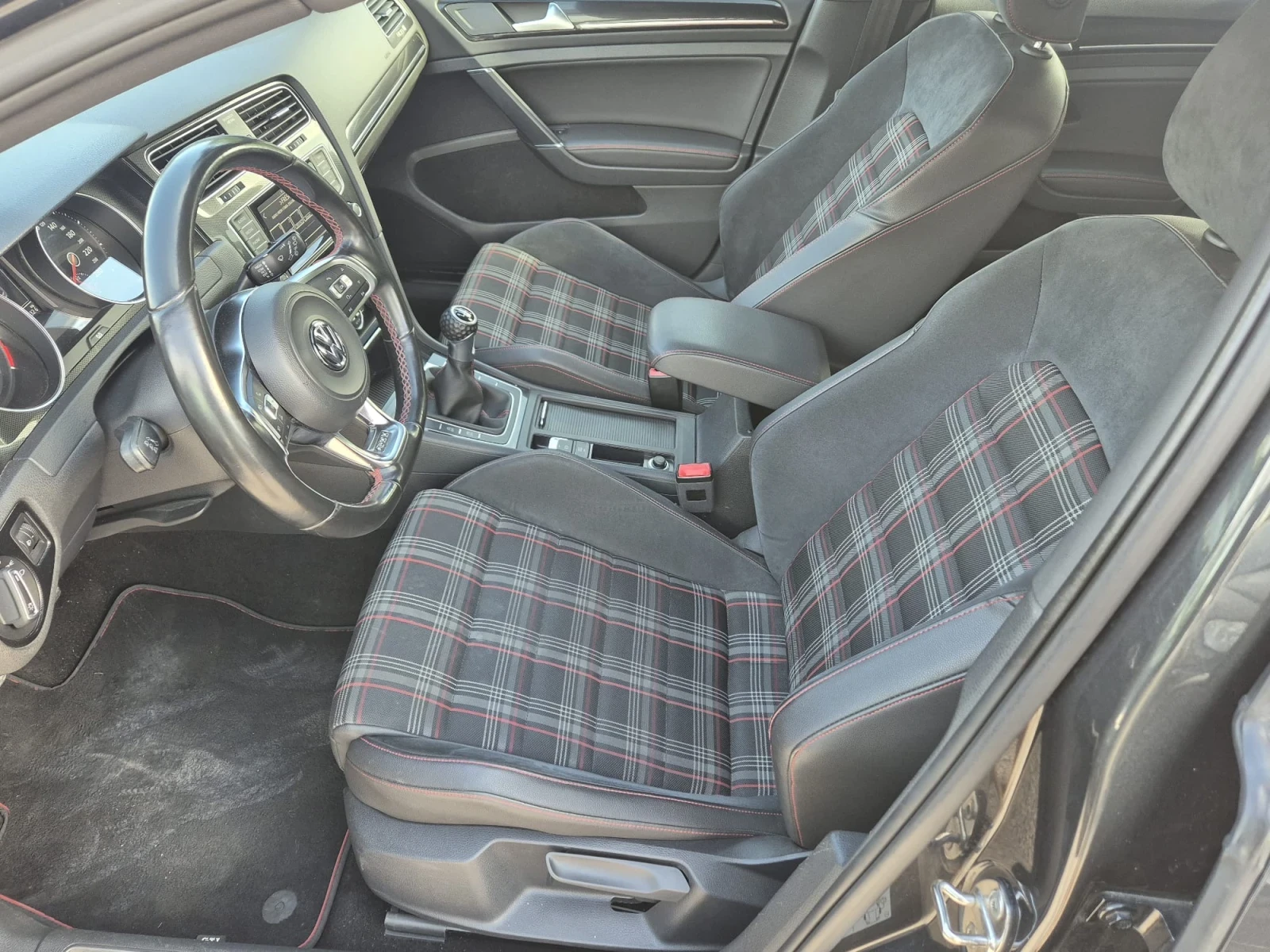 VW Golf GTI - изображение 10