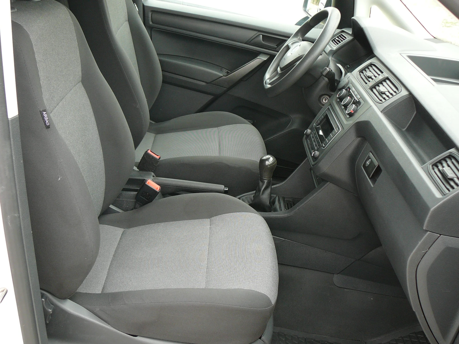 VW Caddy 2.0 tdi 102кс - изображение 8