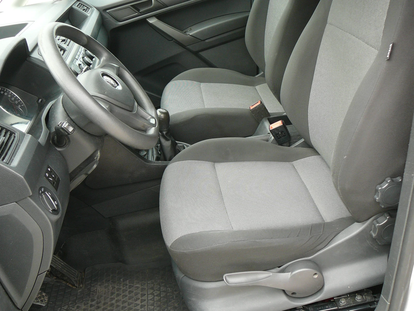 VW Caddy 2.0 tdi 102кс - изображение 9