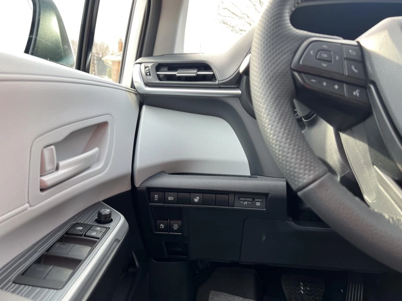 Toyota Sienna 2.5 Hybrid / LE / 8 Seats | Mobile.bg   14