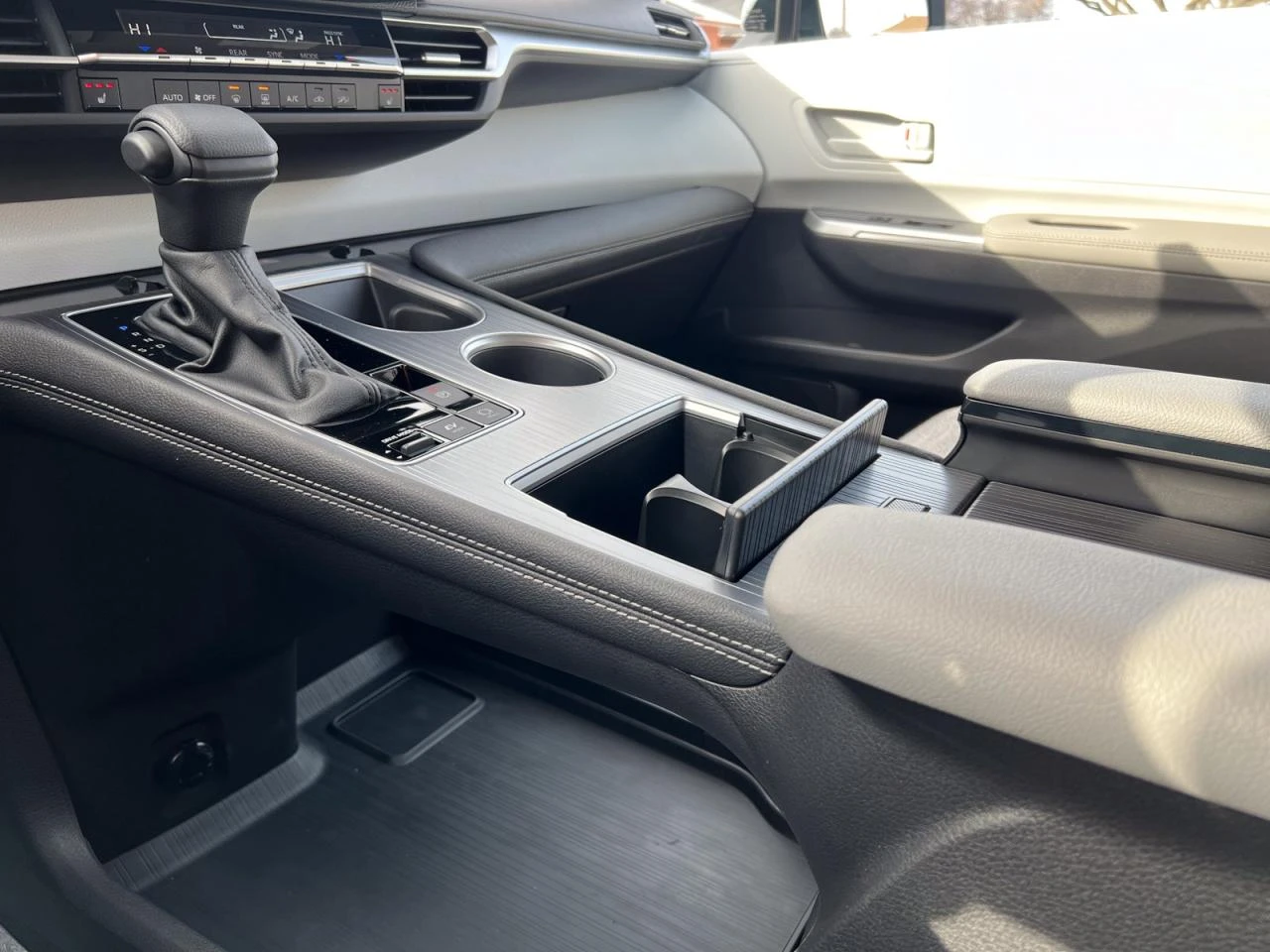 Toyota Sienna 2.5 Hybrid / LE / 8 Seats | Mobile.bg   16