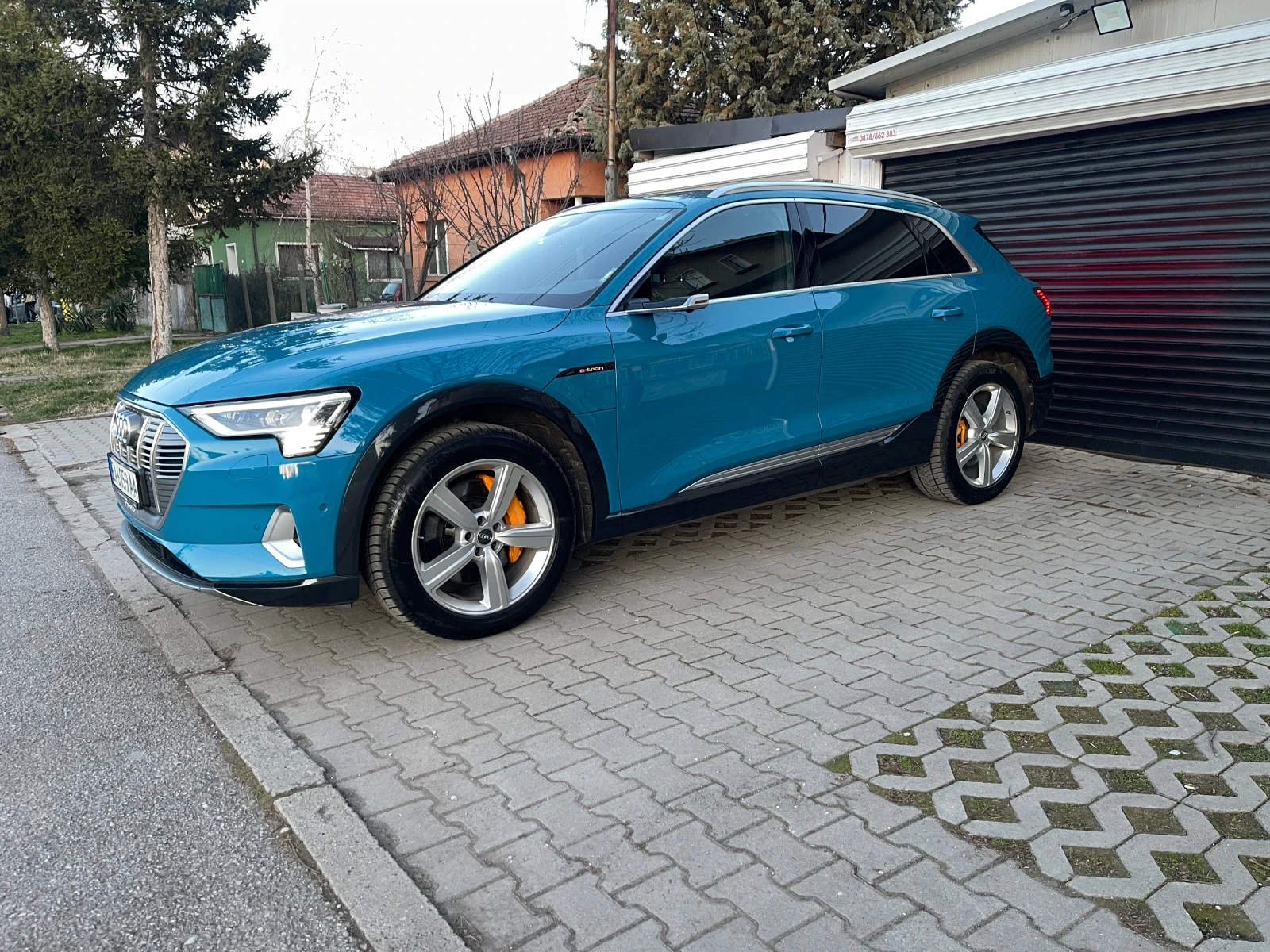 Audi E-Tron 55 Launch Edition/B&0/360/Ambient/Matrix/Dynamic, снимка 4 - Автомобили и джипове - 52505536