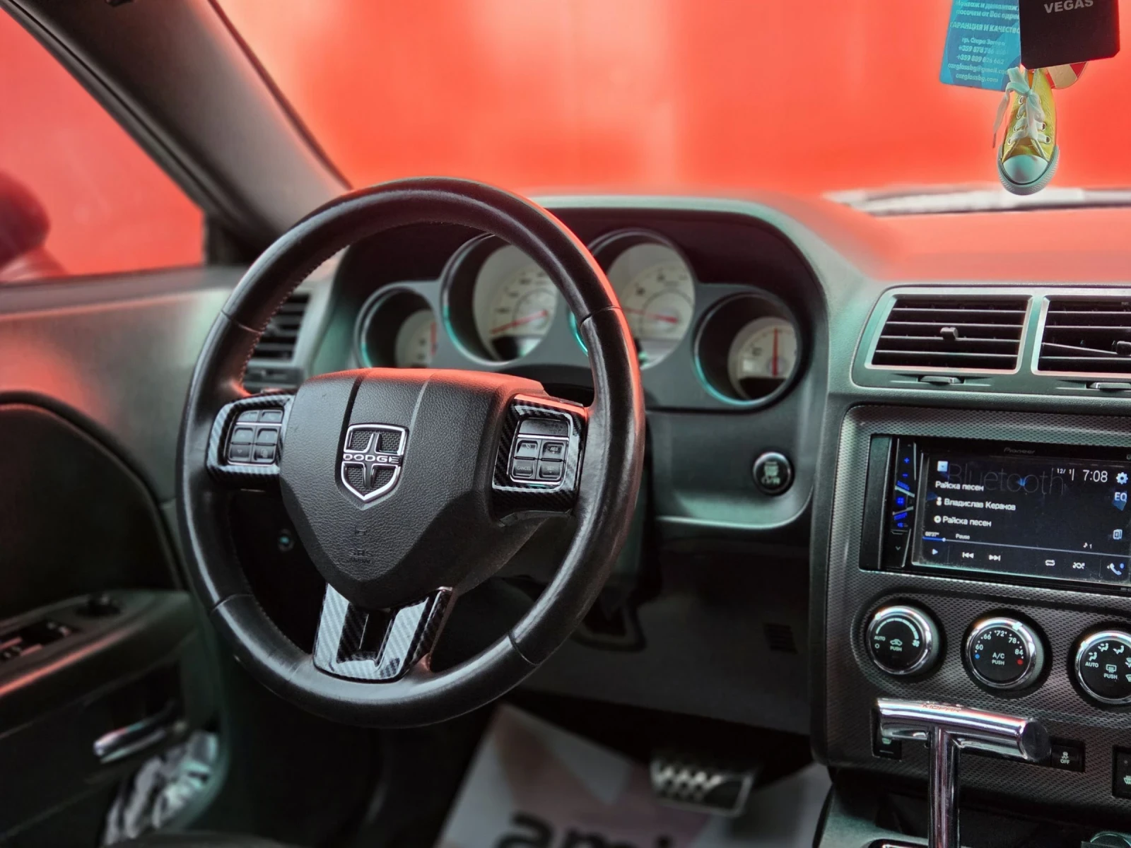 Dodge Challenger 5.7 Hemi V8  - изображение 10