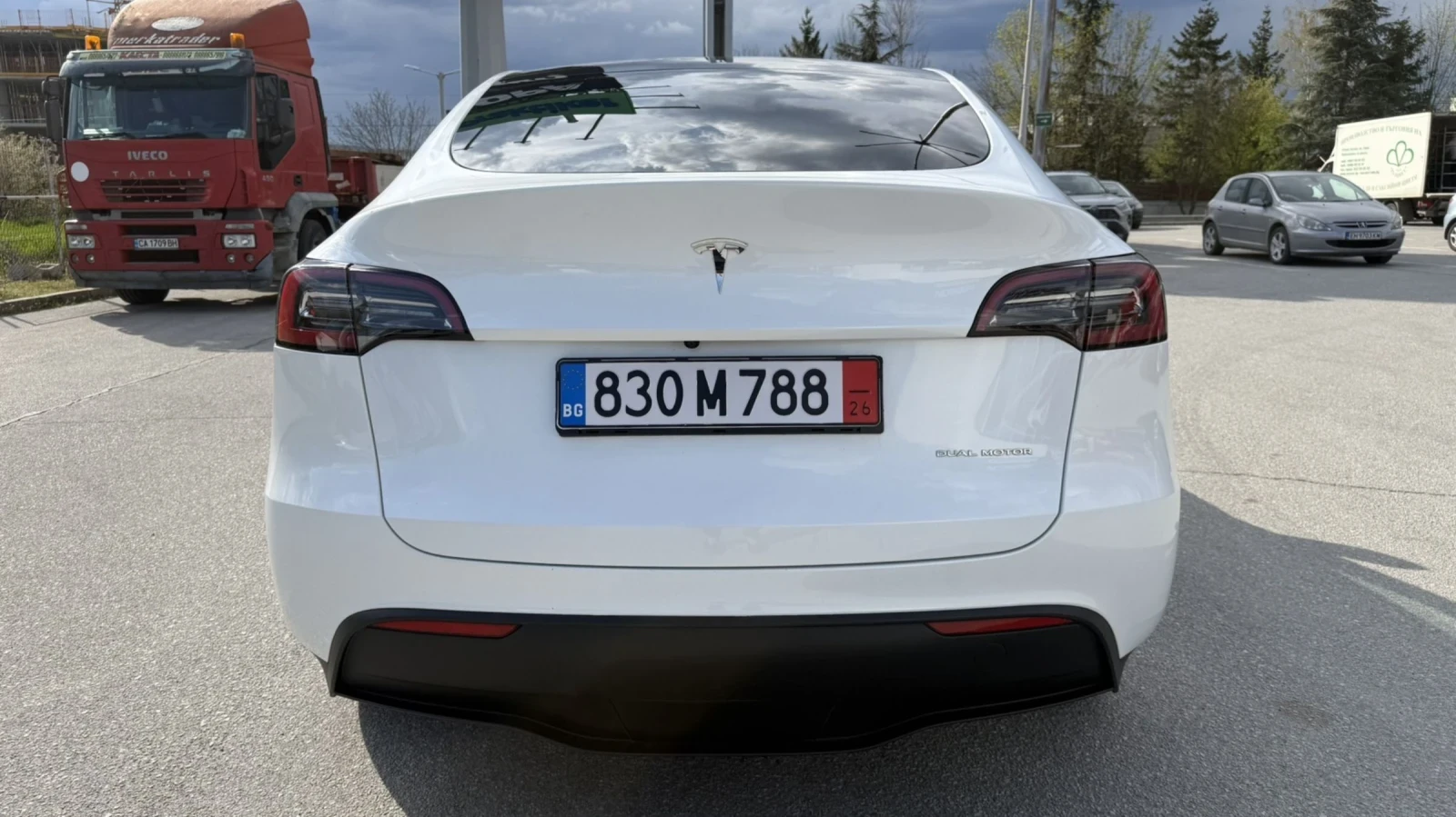 Tesla Model Y Long Range Dual Motor AWD 513ps, снимка 5 - Автомобили и джипове - 53862797