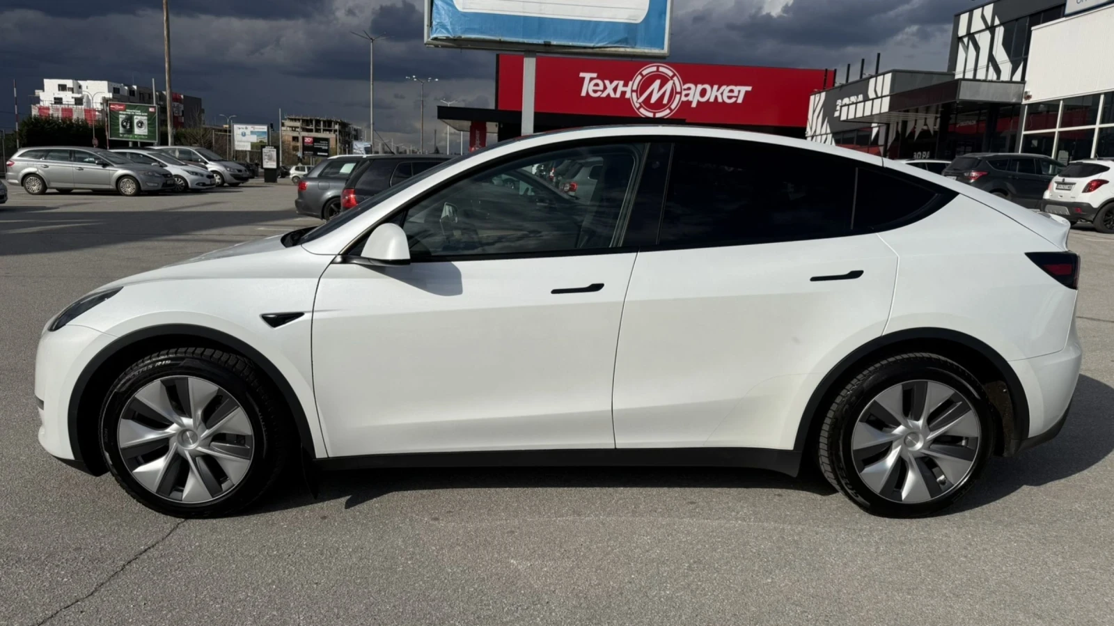 Tesla Model Y Long Range Dual Motor AWD 513ps, снимка 2 - Автомобили и джипове - 53862797