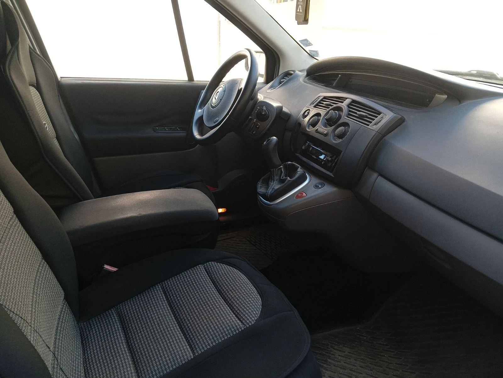 Renault Scenic, снимка 4 - Автомобили и джипове - 53894174