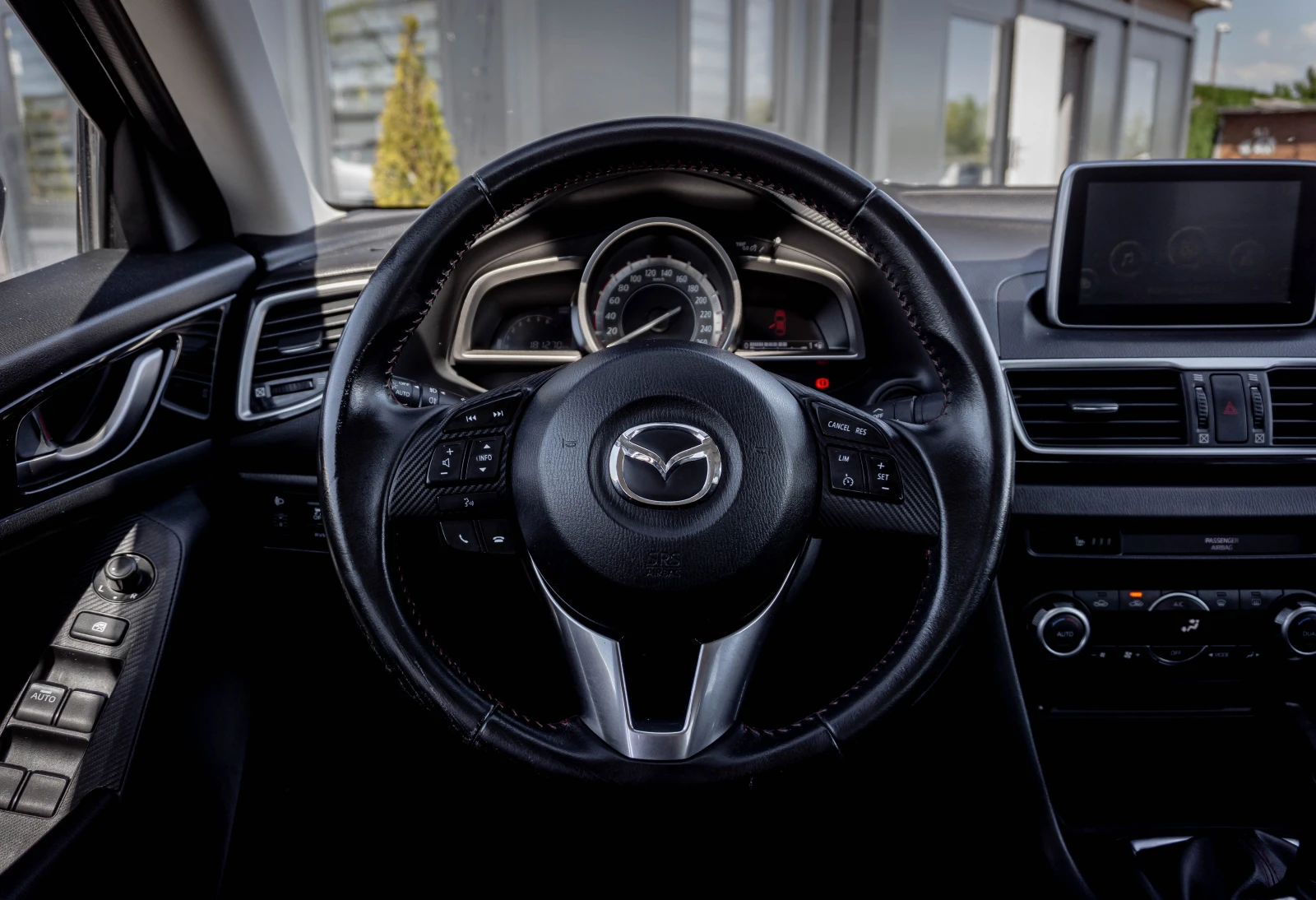 Mazda 3 2.0 бензин | ТОП! КАТО НОВА! С ГАРАНЦИЯ!, снимка 9 - Автомобили и джипове - 54422562