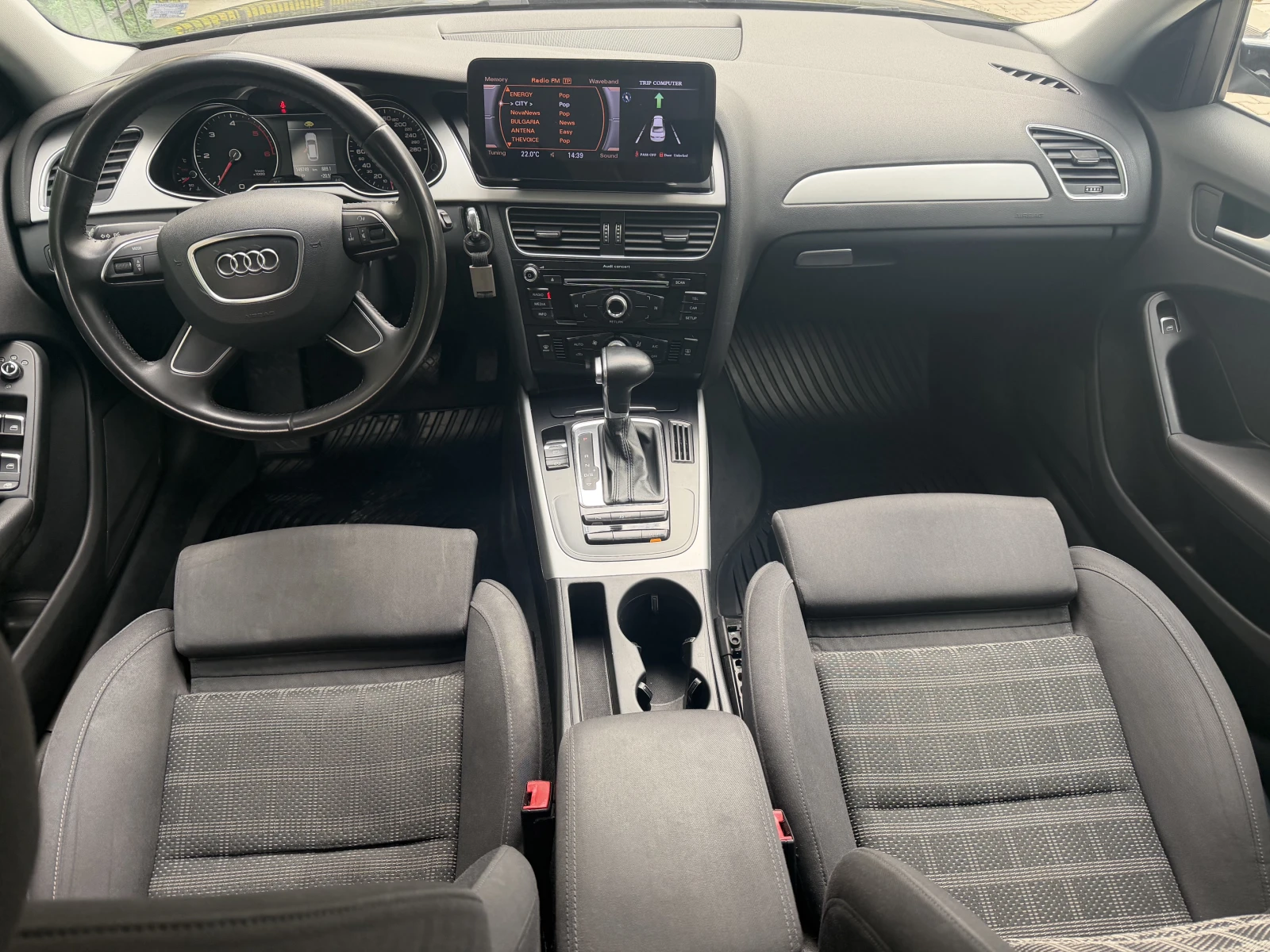 Audi A4 AVANT 2.0 TDI Multitronic, снимка 8 - Автомобили и джипове - 54588080