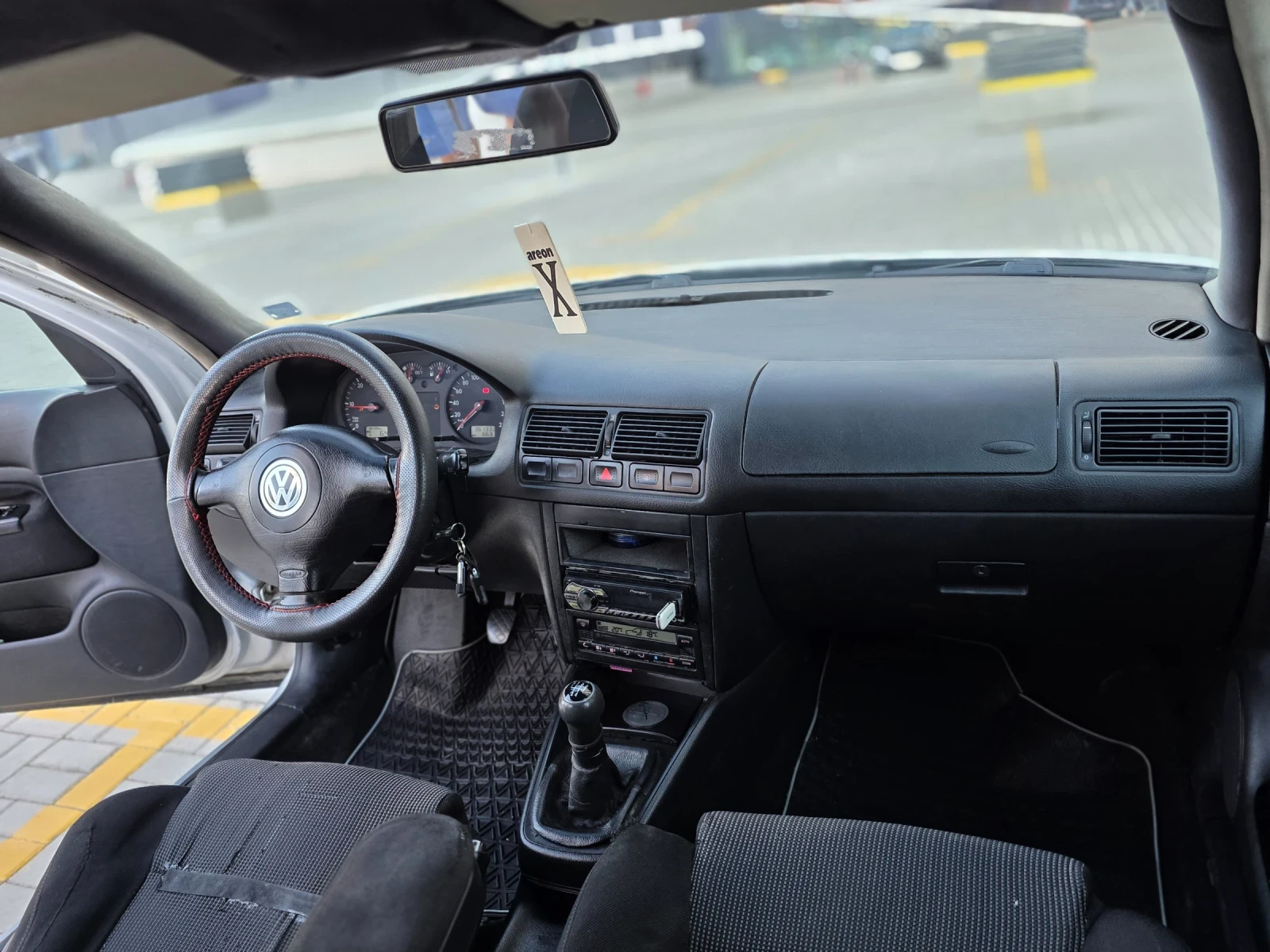 VW Golf 1.9 TDI 110 коня, снимка 14 - Автомобили и джипове - 54924884
