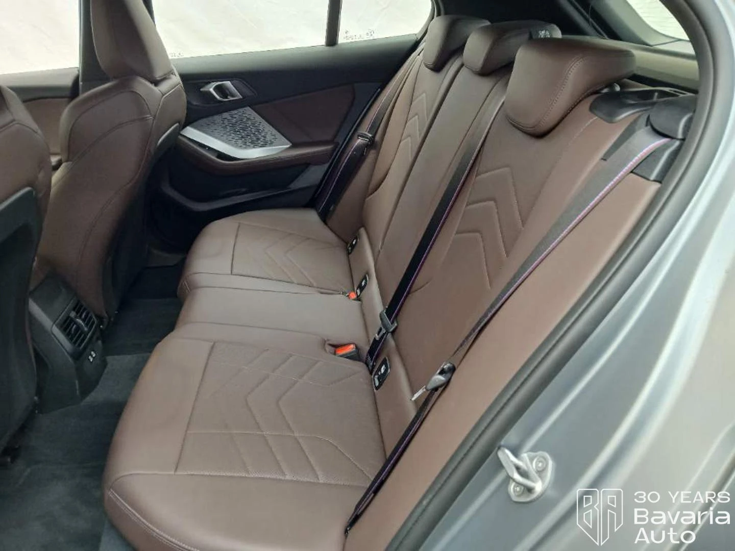 BMW 120 Limousine M Sport Paket, снимка 9 - Автомобили и джипове - 55171404