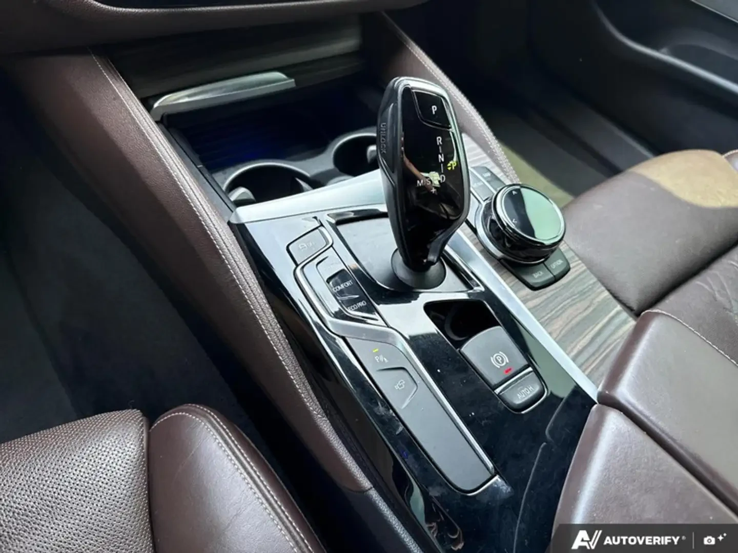 BMW 540 * M-Sport * Фиксирана цена до България * CARFAX * , снимка 12 - Автомобили и джипове - 55434624