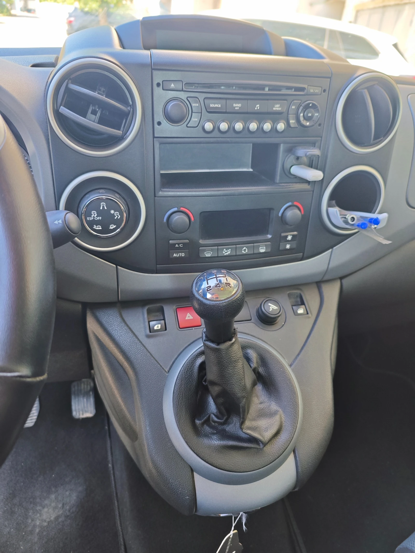 Citroen Berlingo 1.6HDI, снимка 7 - Автомобили и джипове - 56207690