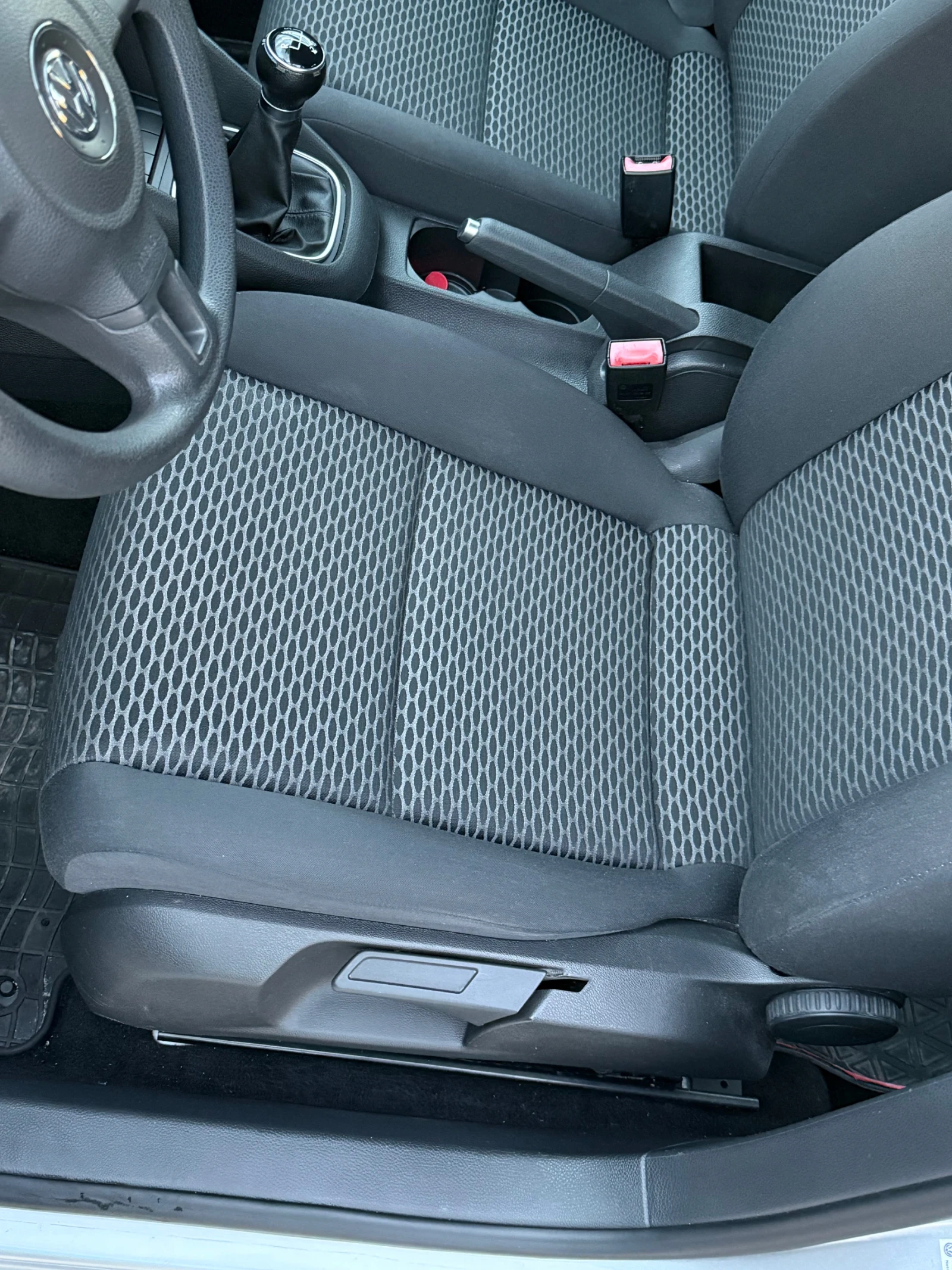 VW Golf 1.6 90кс. CAYB, снимка 11 - Автомобили и джипове - 56535867