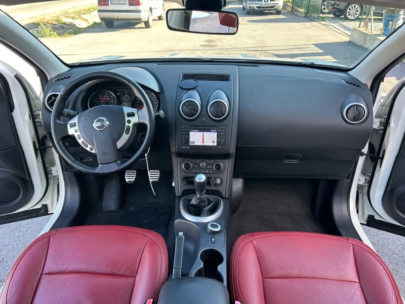 Nissan Qashqai 1.6DCi-4x4 Navi, снимка 14 - Автомобили и джипове - 46353565