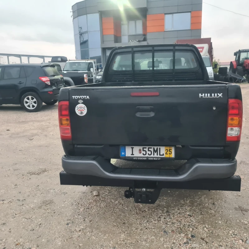 Toyota Hilux 2.5 d4d, снимка 5 - Автомобили и джипове - 52323571