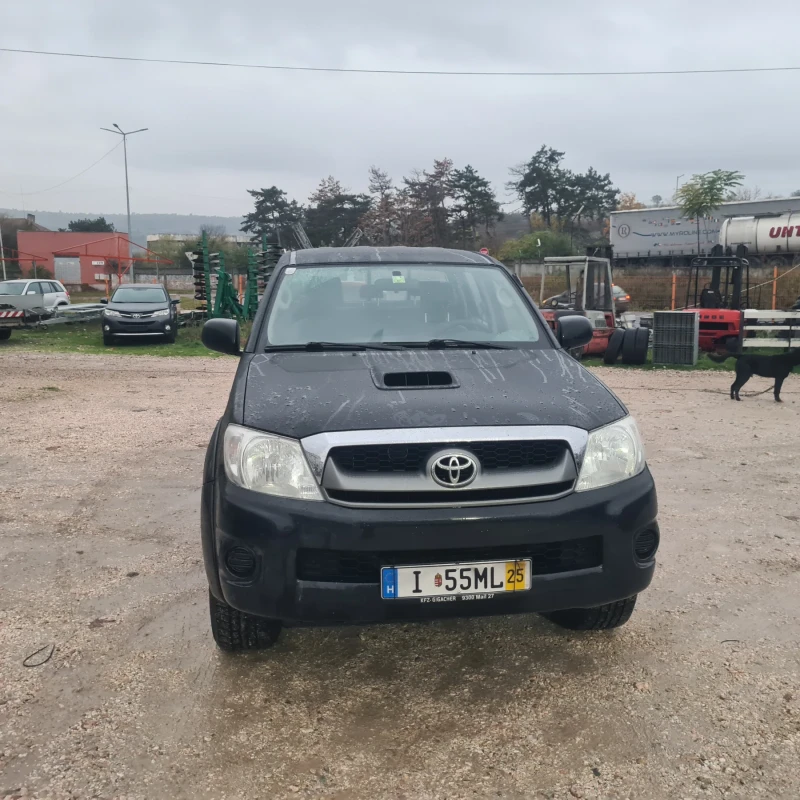 Toyota Hilux 2.5 d4d, снимка 2 - Автомобили и джипове - 52323571