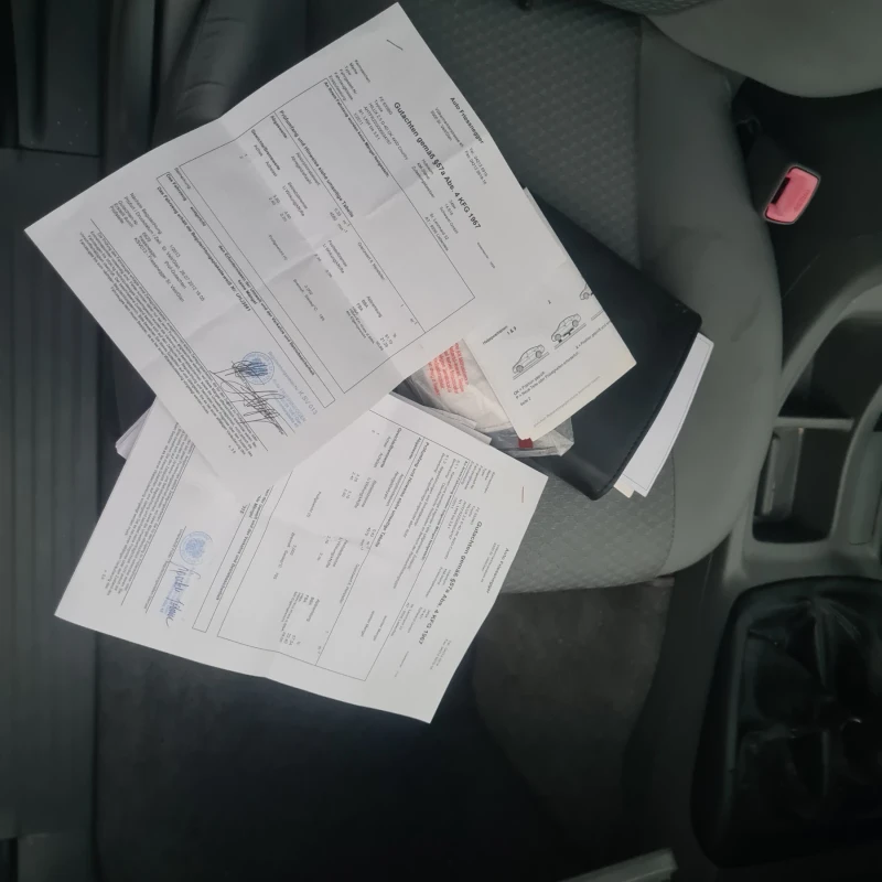 Toyota Hilux 2.5 d4d, снимка 12 - Автомобили и джипове - 52323571