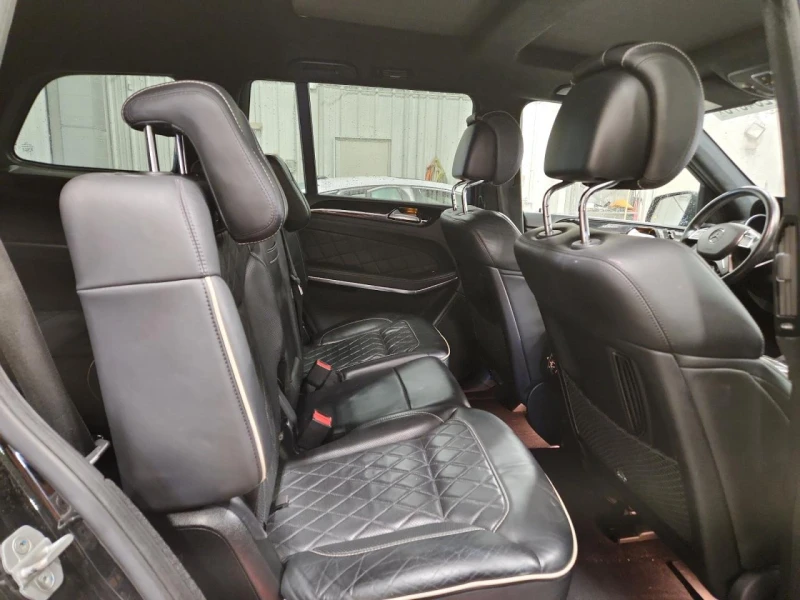 Mercedes-Benz GL 550 AMG* PACK* DESIGNO* HARMON* KARDON* ОБДУХВАНЕ* КАМ, снимка 10 - Автомобили и джипове - 52533249