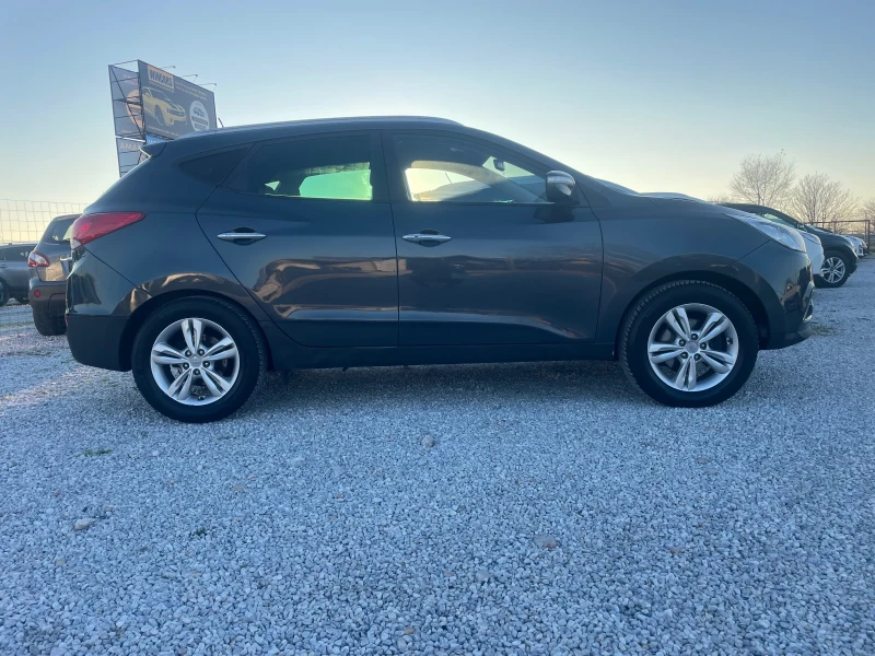 Hyundai IX35 Автоматик, снимка 2 - Автомобили и джипове - 52851749