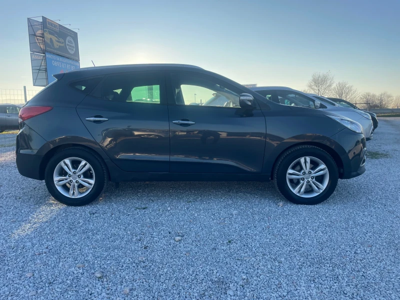 Hyundai IX35 Автоматик, снимка 17 - Автомобили и джипове - 52851749