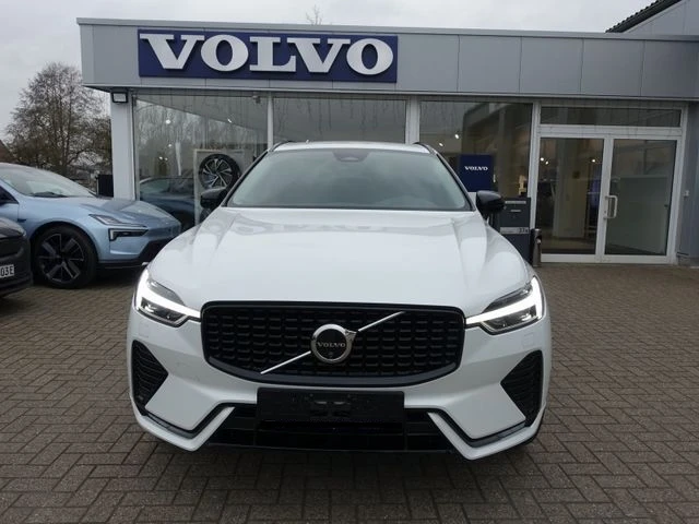 Volvo XC60 B5 AWD Plus Dark, снимка 3 - Автомобили и джипове - 53099298