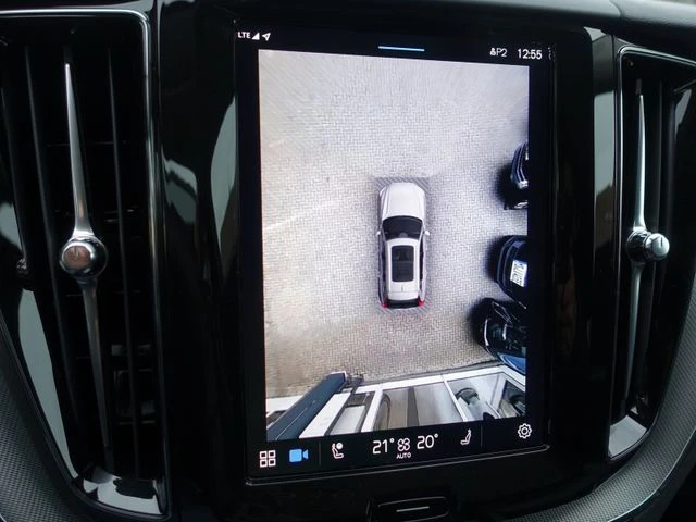 Volvo XC60 B5 AWD Plus Dark, снимка 10 - Автомобили и джипове - 53099298