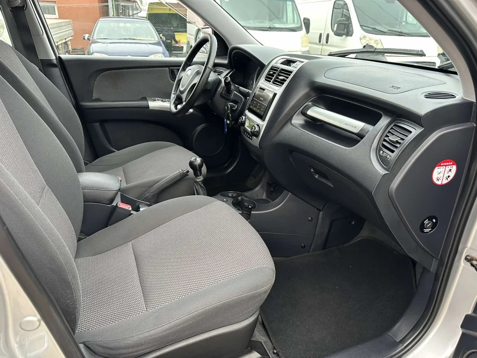Kia Sportage 2.0-GLP ИТАЛИЯ - изображение 10