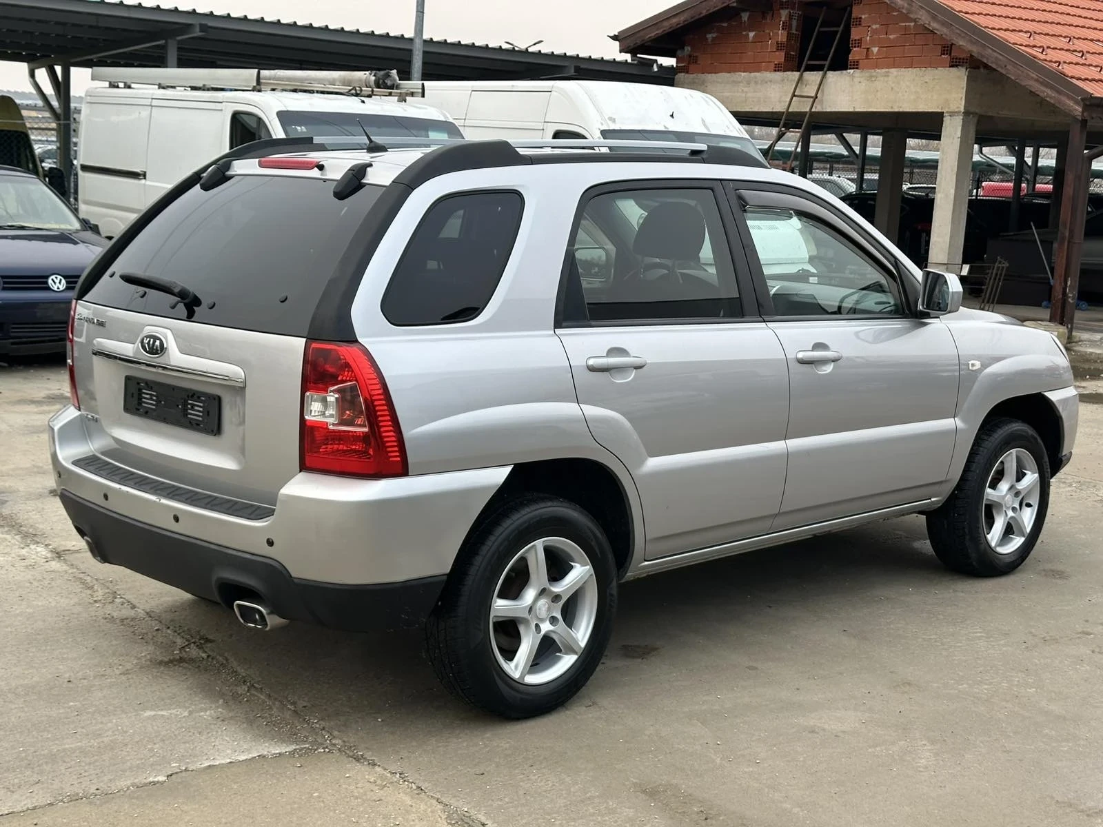 Kia Sportage 2.0-GLP ИТАЛИЯ - изображение 4