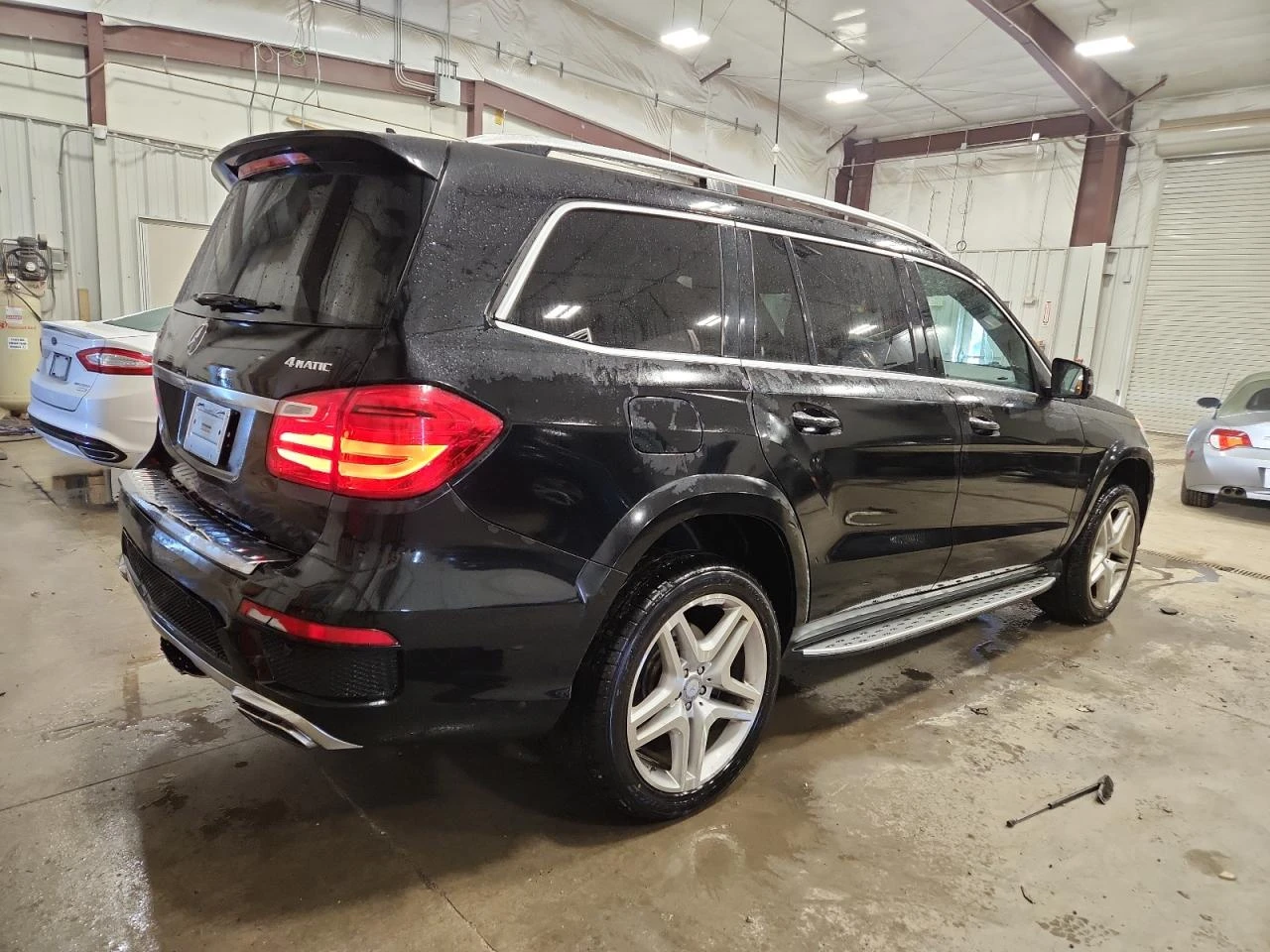 Mercedes-Benz GL 550 AMG* PACK* DESIGNO* HARMON* KARDON* ОБДУХВАНЕ* КАМ - изображение 2