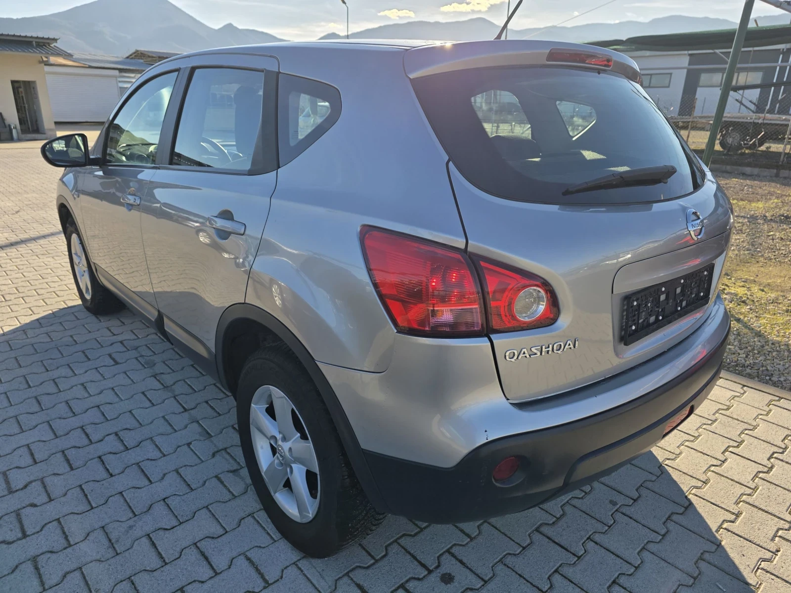 Nissan Qashqai 1.6i 114ks Лизинг - изображение 5